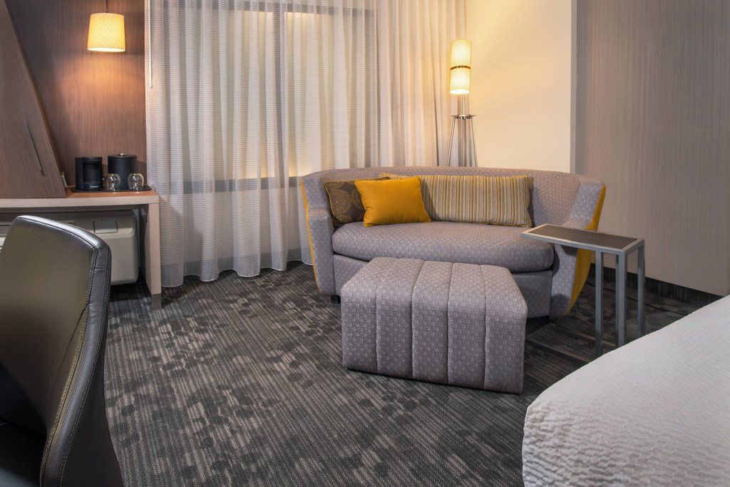 Courtyard By Marriott Nona Hotel