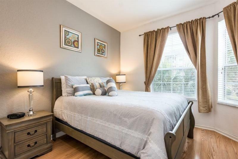 Holiday home Beautiful 3 Bed 2 Bath In Windsor Hills *