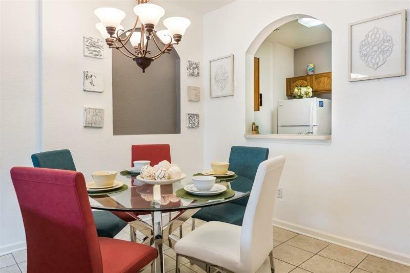 Beautiful 3 Bed 2 Bath In Windsor Hills Holiday home *