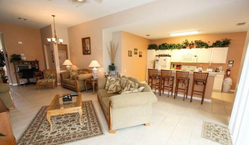 Lovely 4 Bed 4 Bath Pool In Windsor Hills *