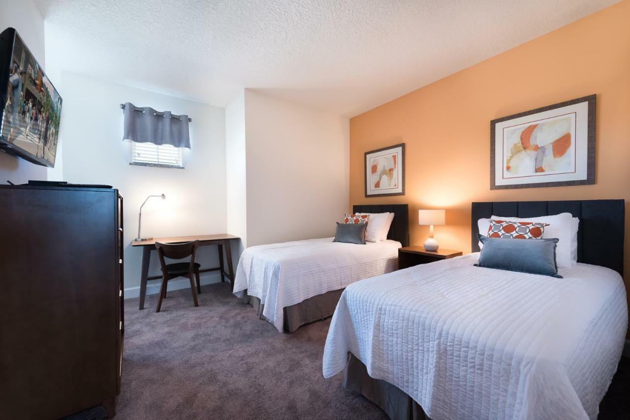 Beautiful 3 Bedroom Suites, 20 Min From Townhouse Villa