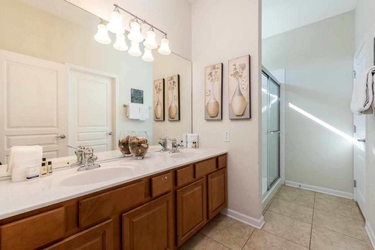 Spacious 5 Bedroom At Windsor Hills