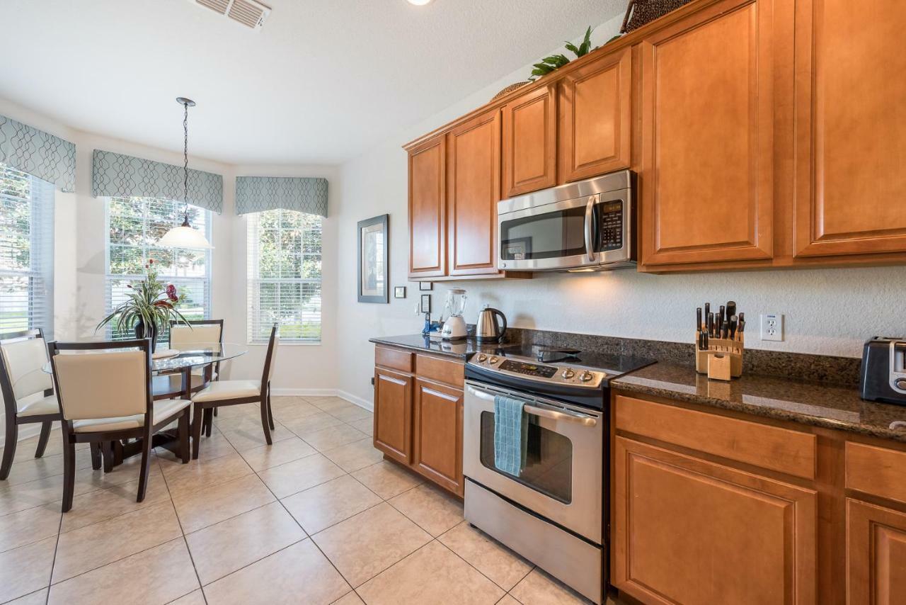 Spacious 5 Bedroom At Windsor Hills