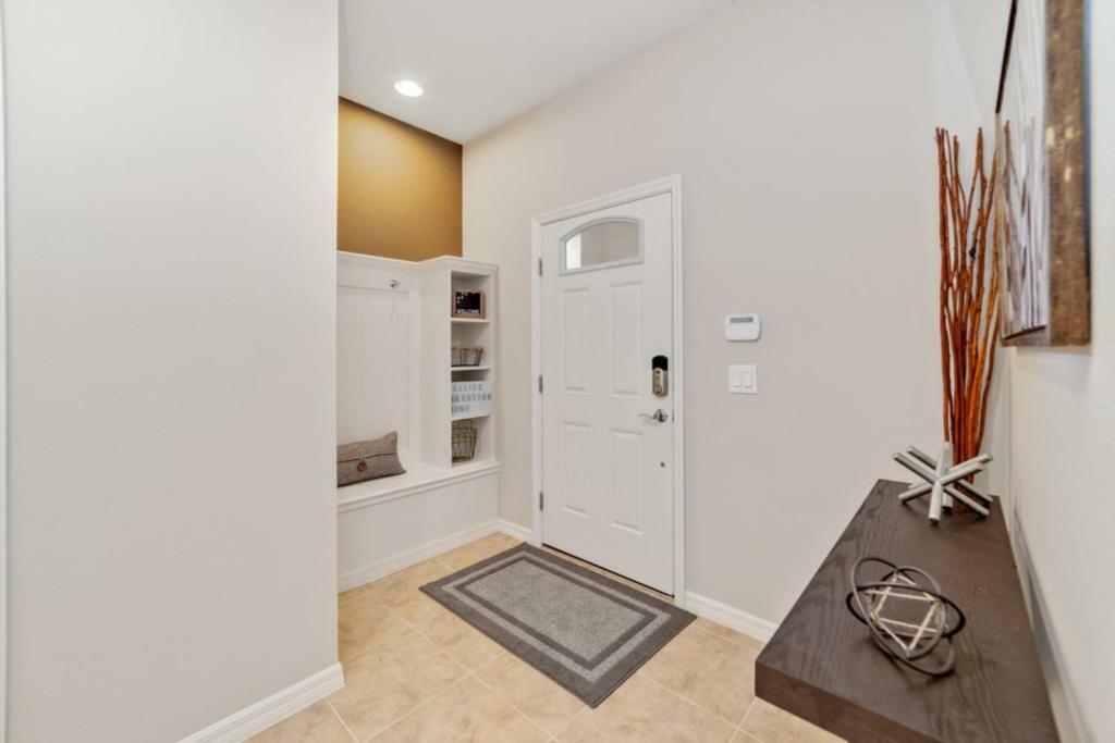 Windsor At Westside Luxury Pool Home Holiday home *