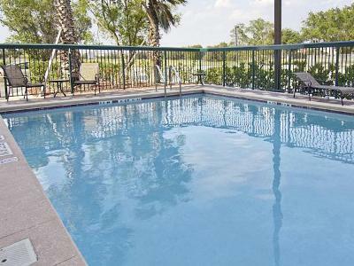 Wingate By Wyndham - International Airport- Free Hot Breakfast