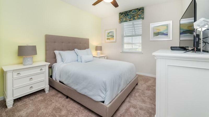 Beautiful Solara 7 Bedroom Holiday home Orlando