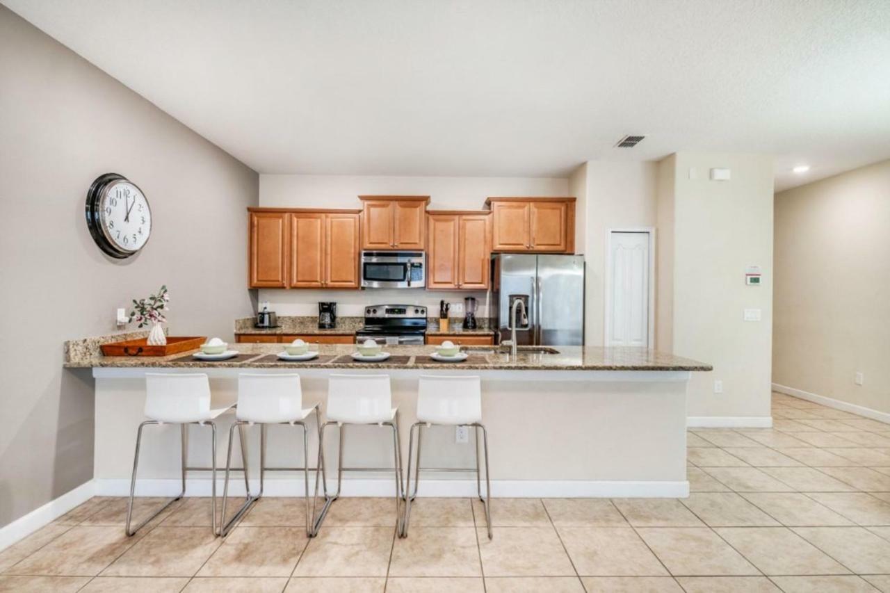 Storey - 4861 Clock By Fairytalevr Holiday home Orlando