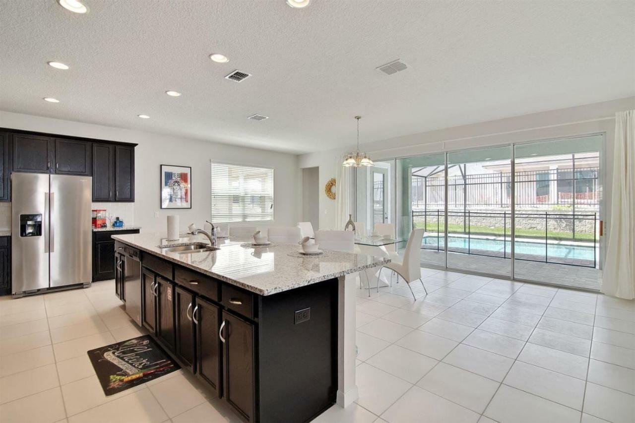 Superb Solara 5 Bedroom 4.5 Bath Pool * Orlando
