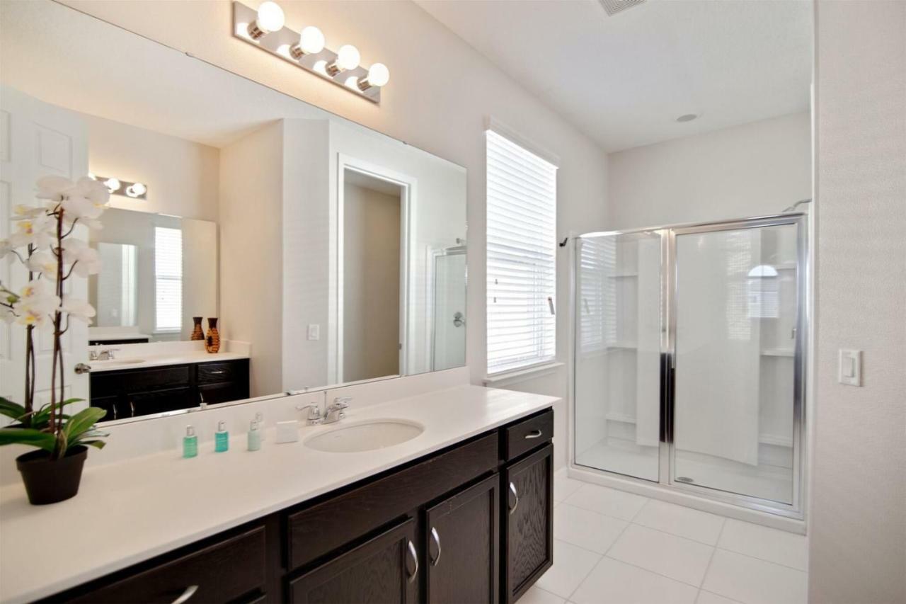 Superb Solara 5 Bedroom 4.5 Bath Pool