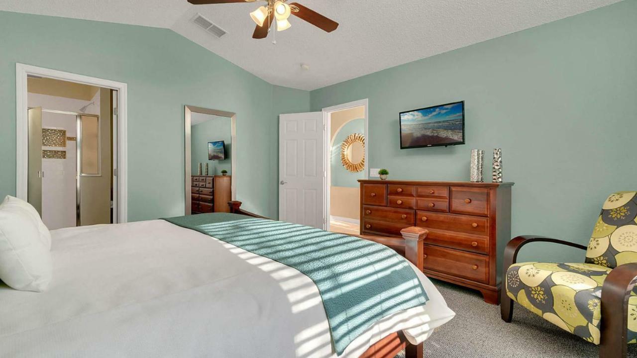 Backstage - In Popular 4 Bed Pool That's Very Close To Holiday home Orlando