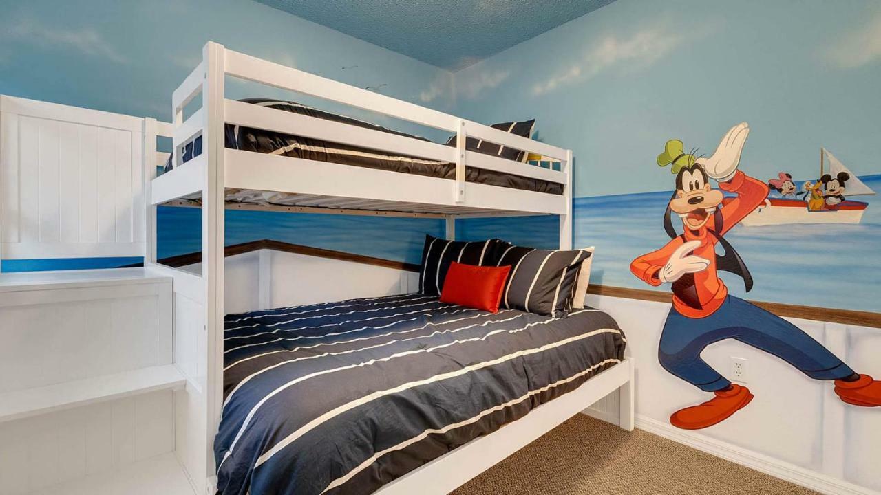 Backstage - In Popular 4 Bed Pool That's Very Close To Holiday home *