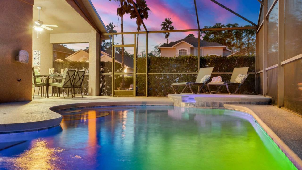 Backstage - In Popular 4 Bed Pool That's Very Close To Holiday home Orlando
