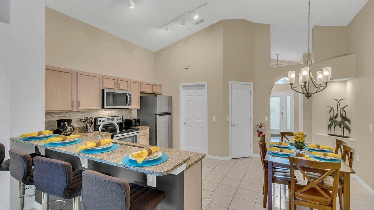 Holiday home Backstage - In Popular 4 Bed Pool That's Very Close To Orlando