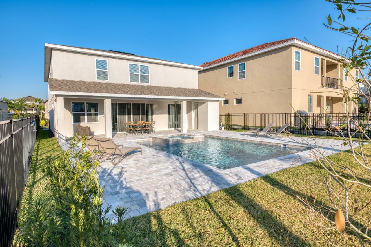 Lovely By Rentyl Near With Private Pool, Pool Table, Wet Bar & Amenities - 300f Holiday home *