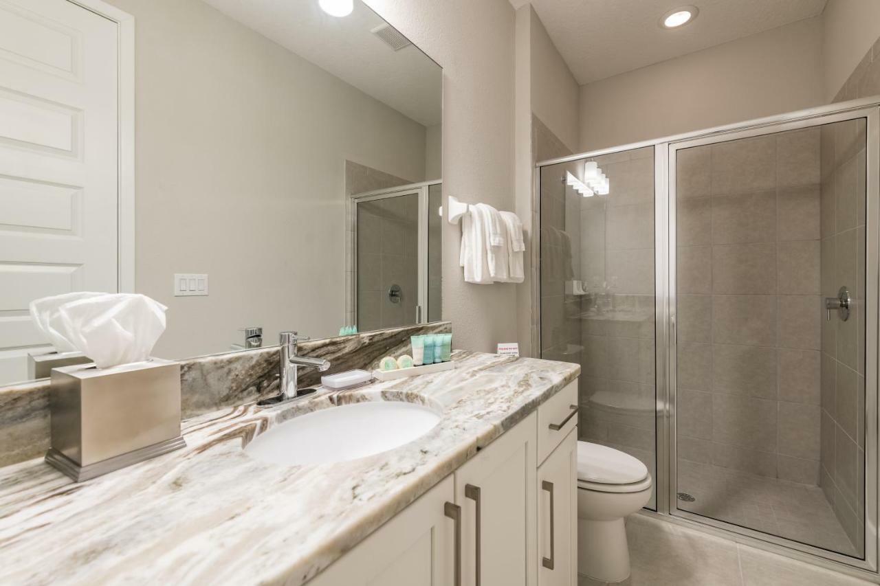 Lovely By Rentyl Near With Private Pool, Pool Table, Wet Bar & Amenities - 300f Holiday home
