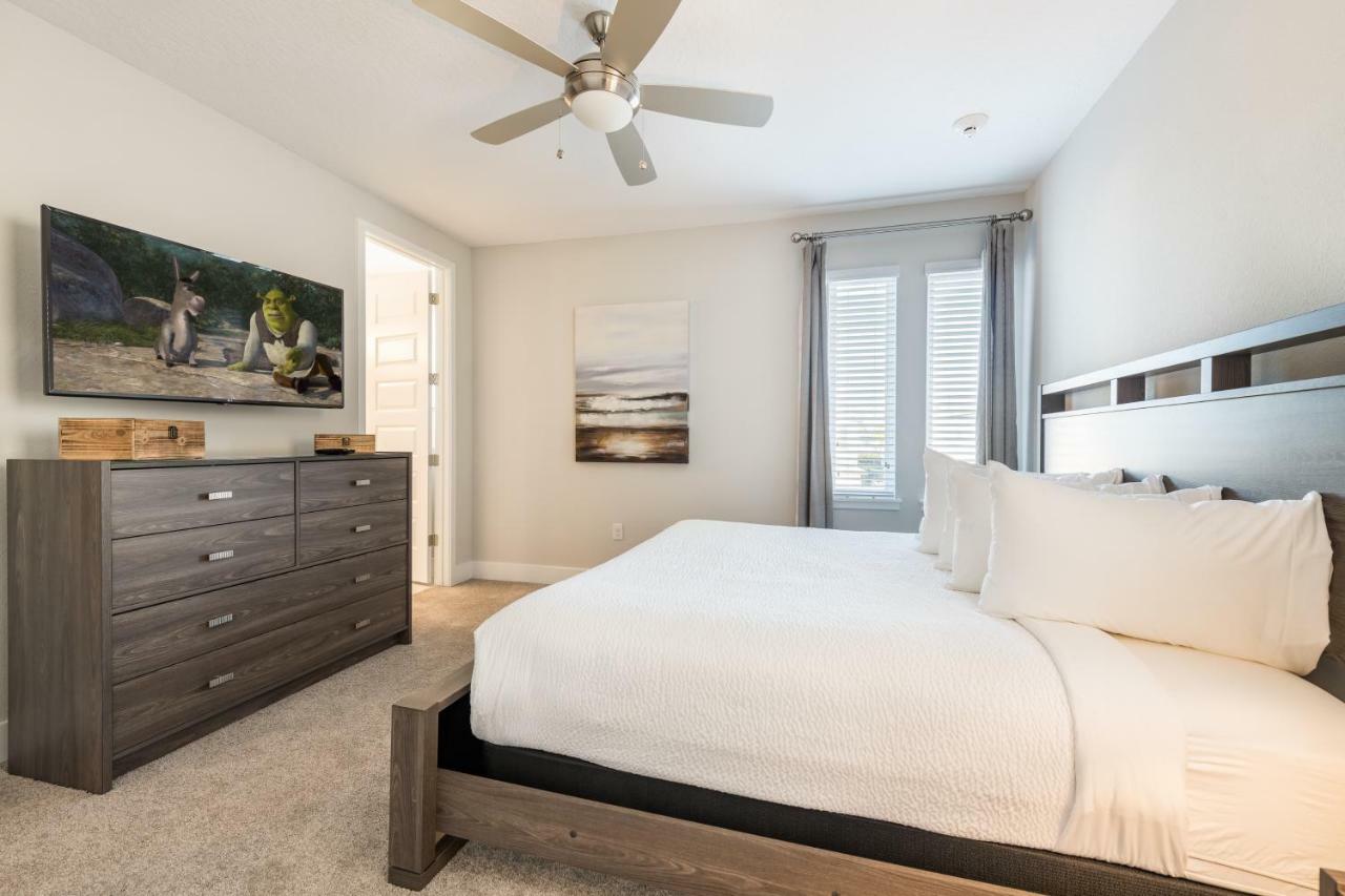Holiday home Lovely By Rentyl Near With Private Pool, Pool Table, Wet Bar & Amenities - 300f Orlando