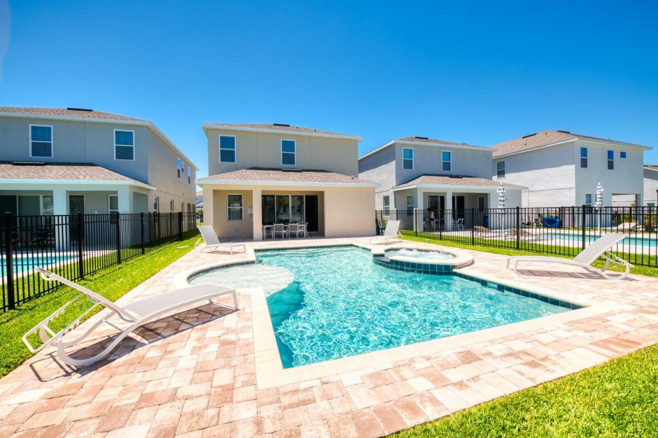 Cozy By Rentyl Near With Private Pool, Air Hockey Table & Amenities - 321b *