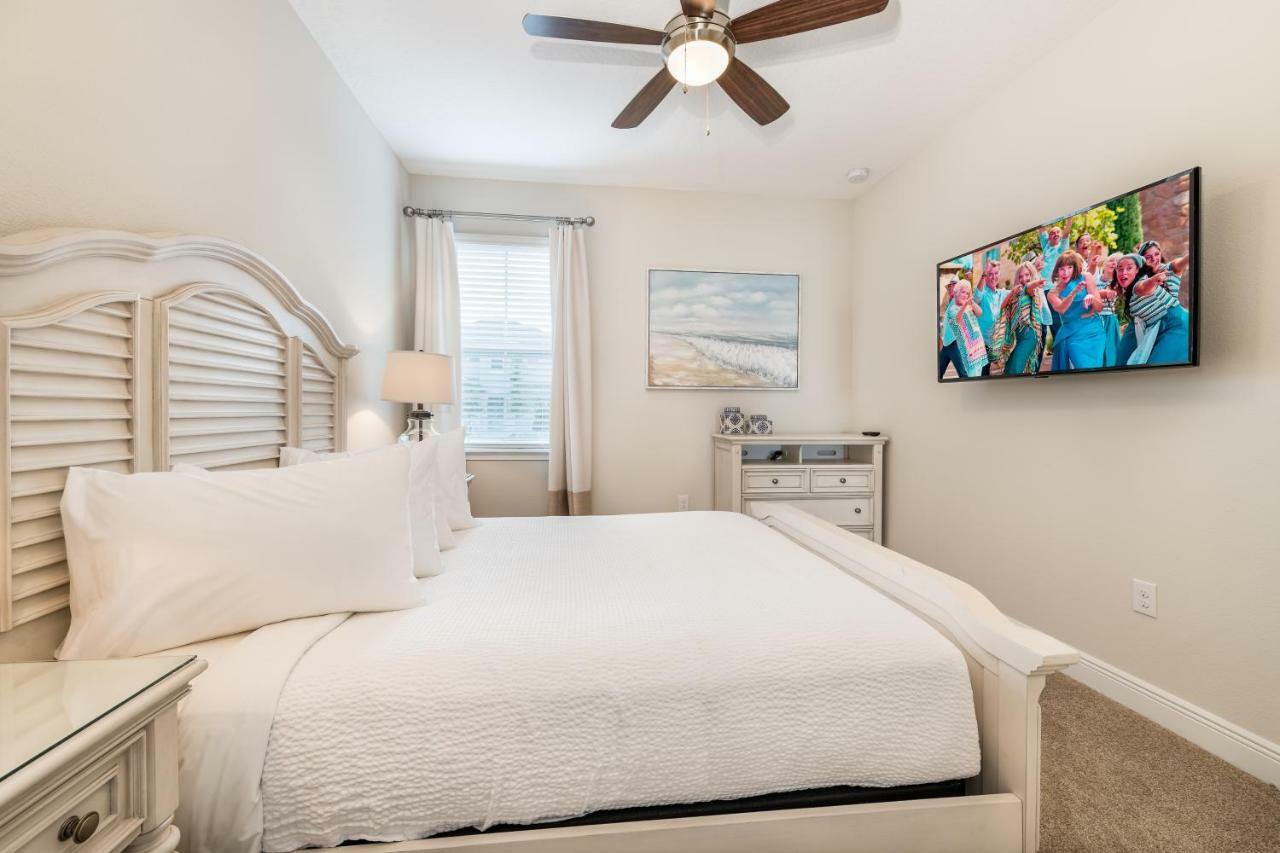 Cozy By Rentyl Near With Private Pool, Air Hockey Table & Amenities - 321b Holiday home