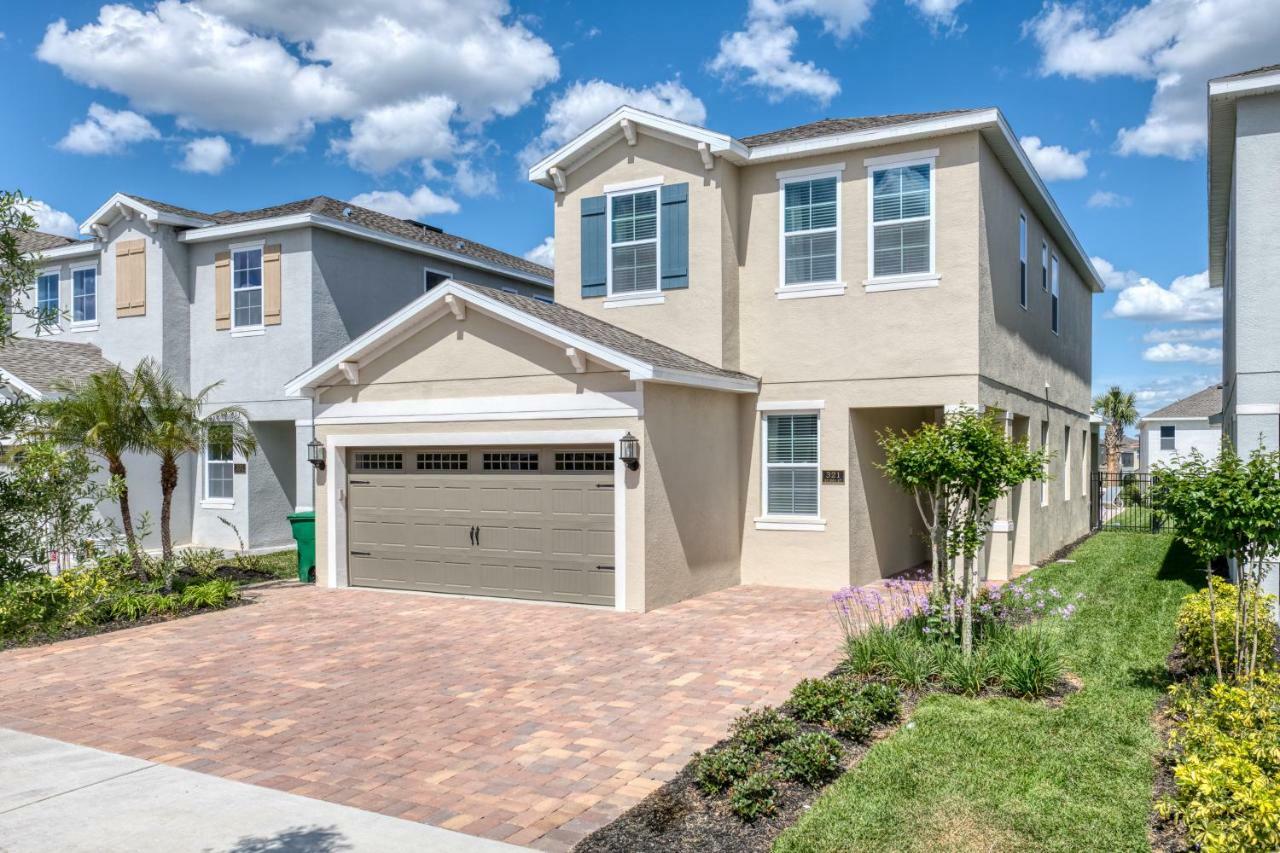 Cozy By Rentyl Near With Private Pool, Air Hockey Table & Amenities - 321b Holiday home