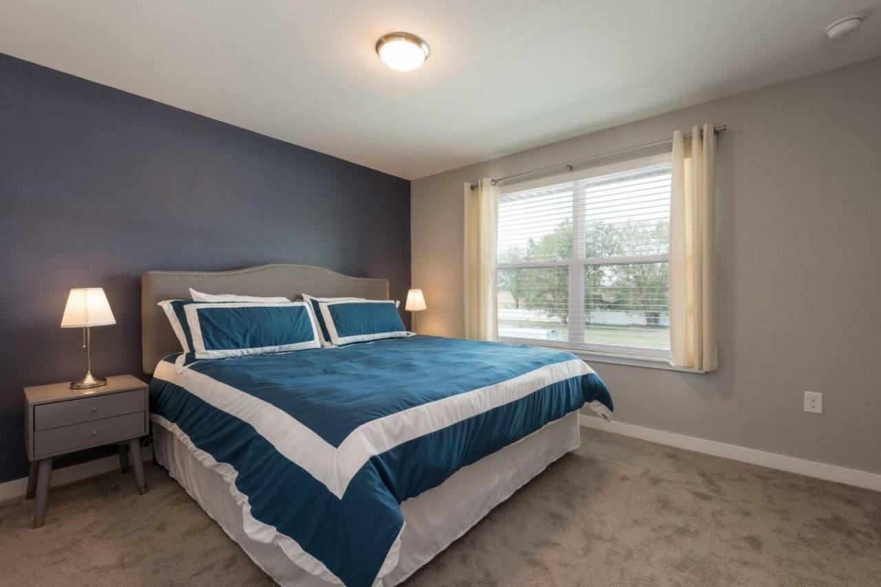 Wonderful Townhomes With Four Bedrooms Close To Holiday home Orlando