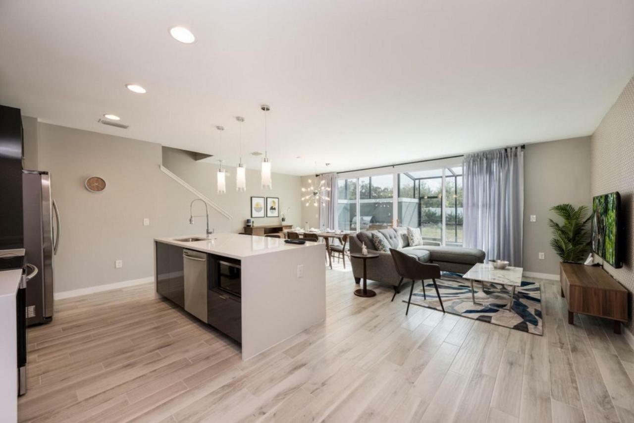 Wonderful Townhomes With Four Bedrooms Close To Holiday home
