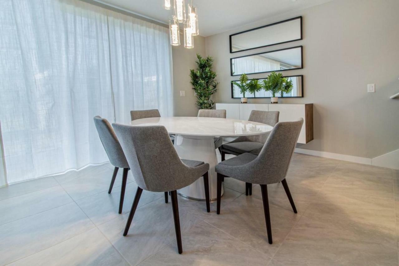 Wonderful Townhomes With Four Bedrooms Close To * Orlando