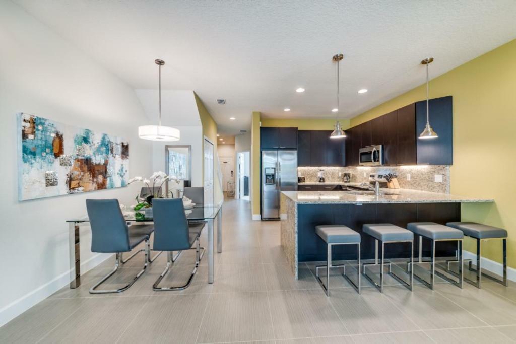 Charming Townhome With Private Pool Near Orlando