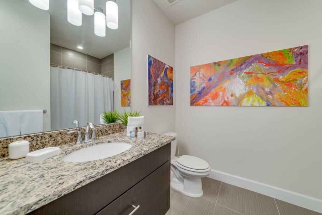 Villa Charming Townhome With Private Pool Near