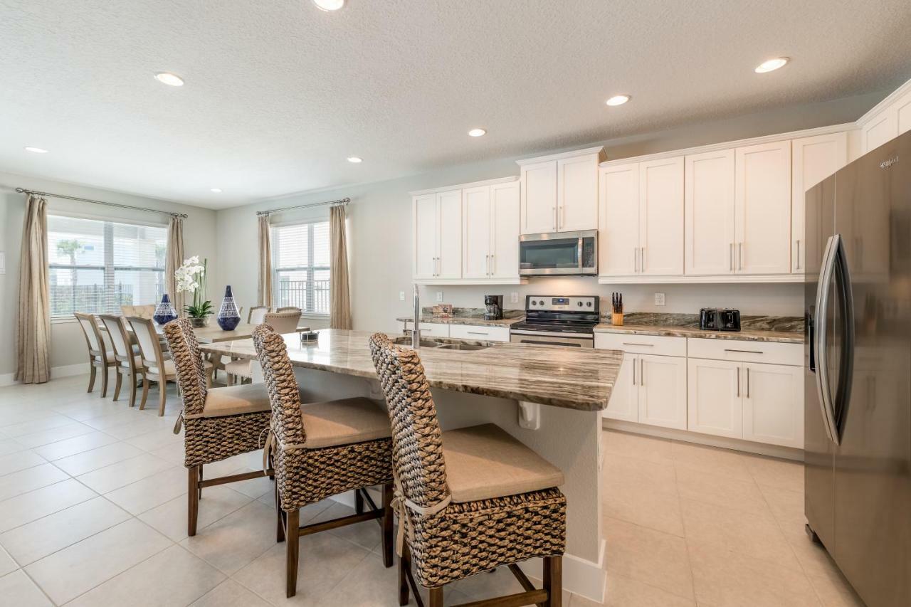 Holiday home Lovely By Rentyl Near With Private Pool, Pool Table, Wet Bar & Amenities - 300f
