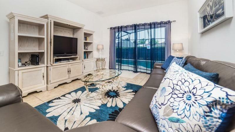 Gorgeous 4 Bedroom 2 Bath Pool Close To * Orlando