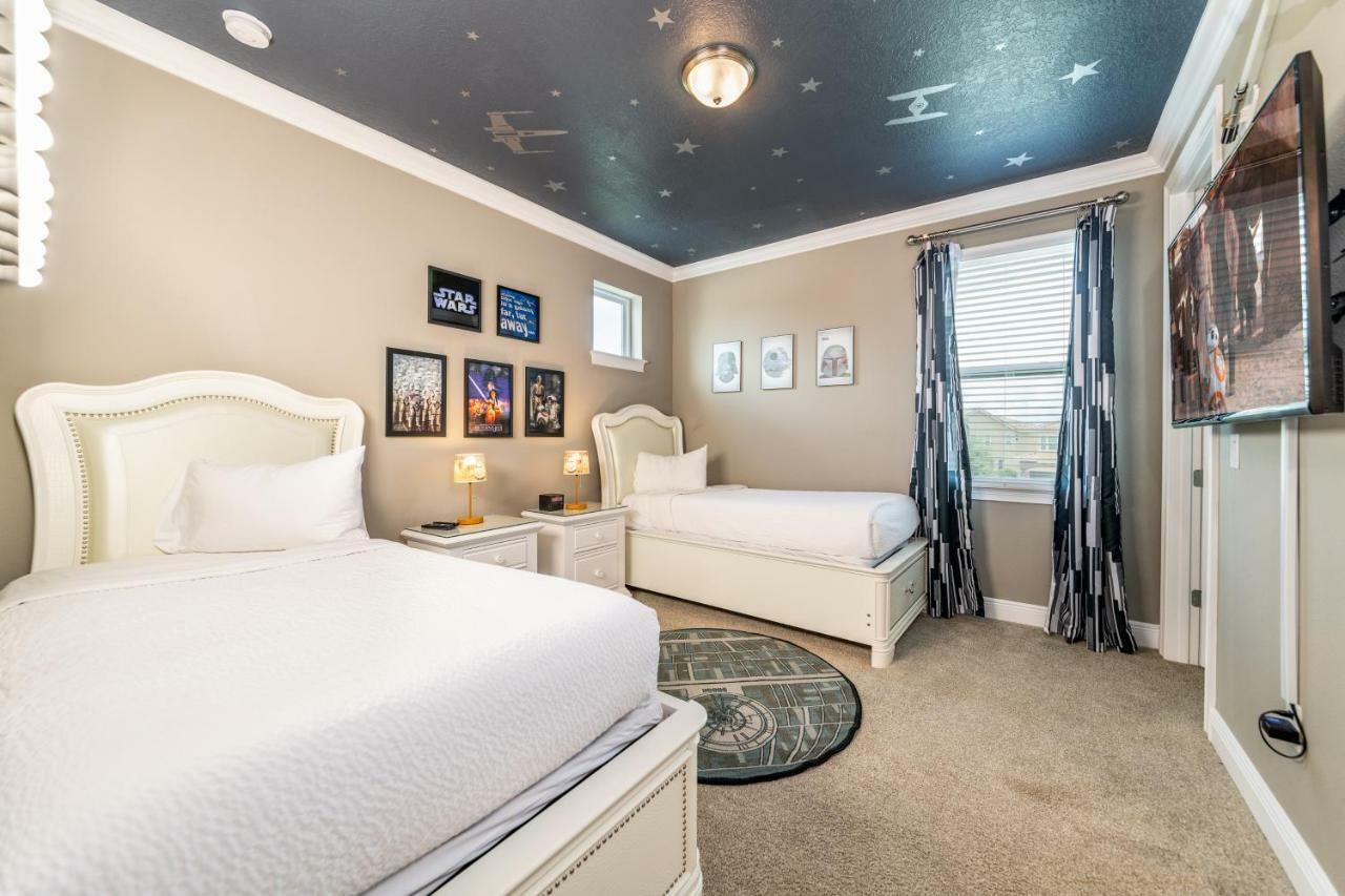 Holiday home Brilliant Home: Disney-adjacent With Private Pool And Game *