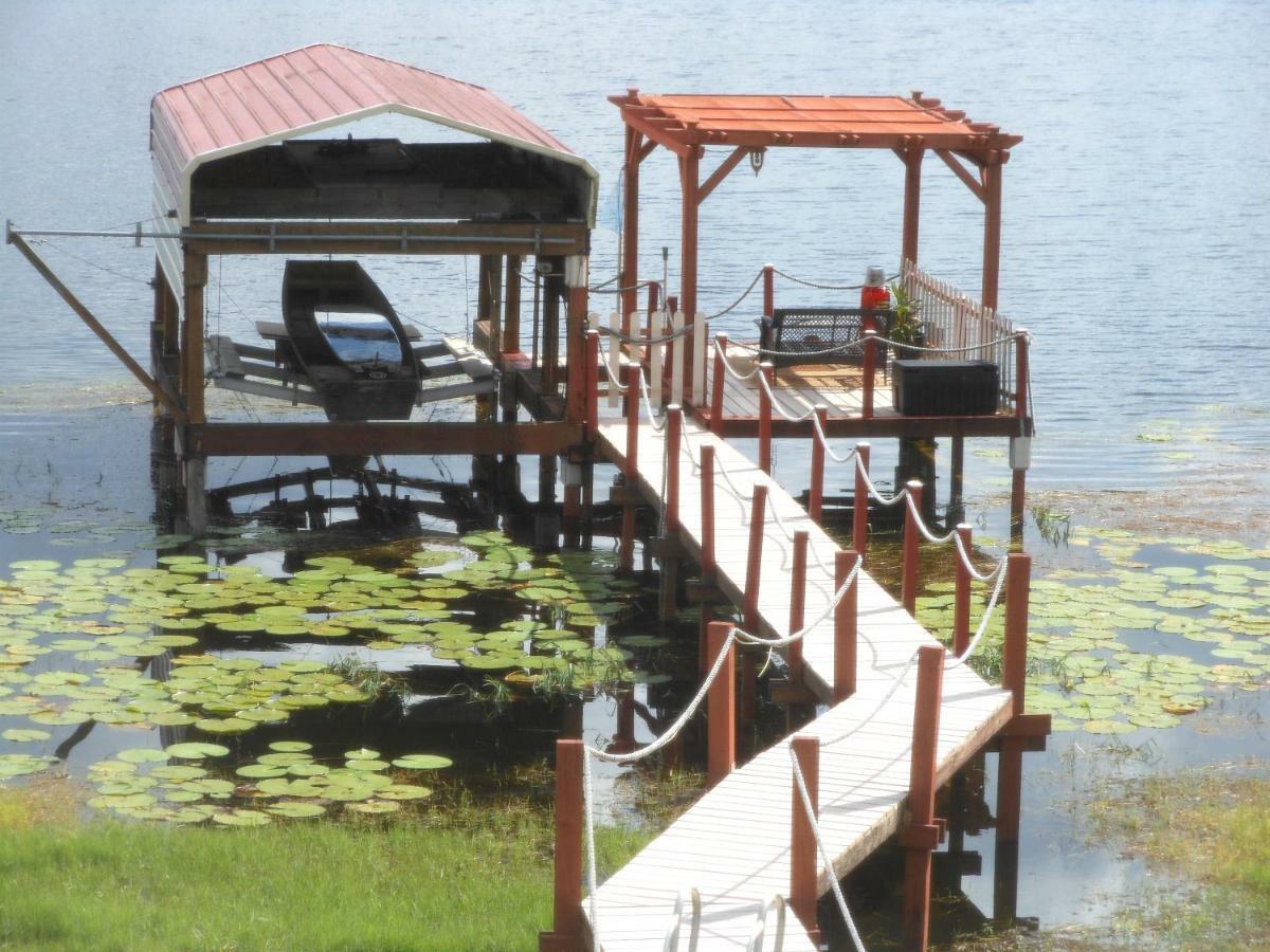 Guest house Lakefront Suites 3*