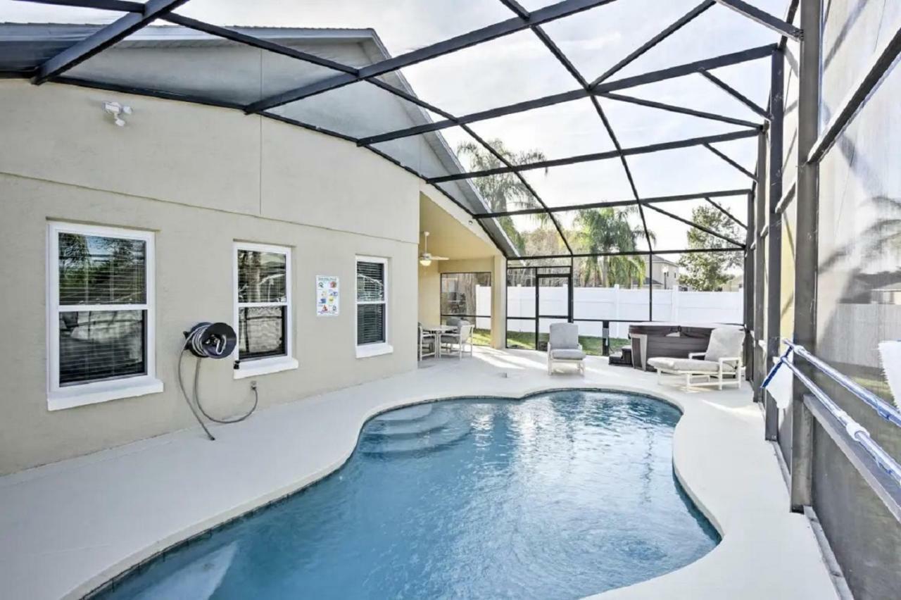 Holiday home Mickey's Landing: Luxurious 4br Retreat With Pool & Game *