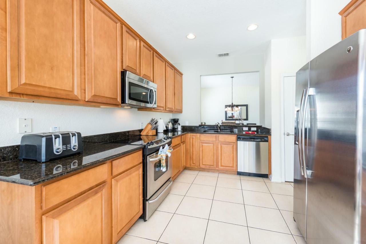 Villa 2500 Archfeld Boulevard *