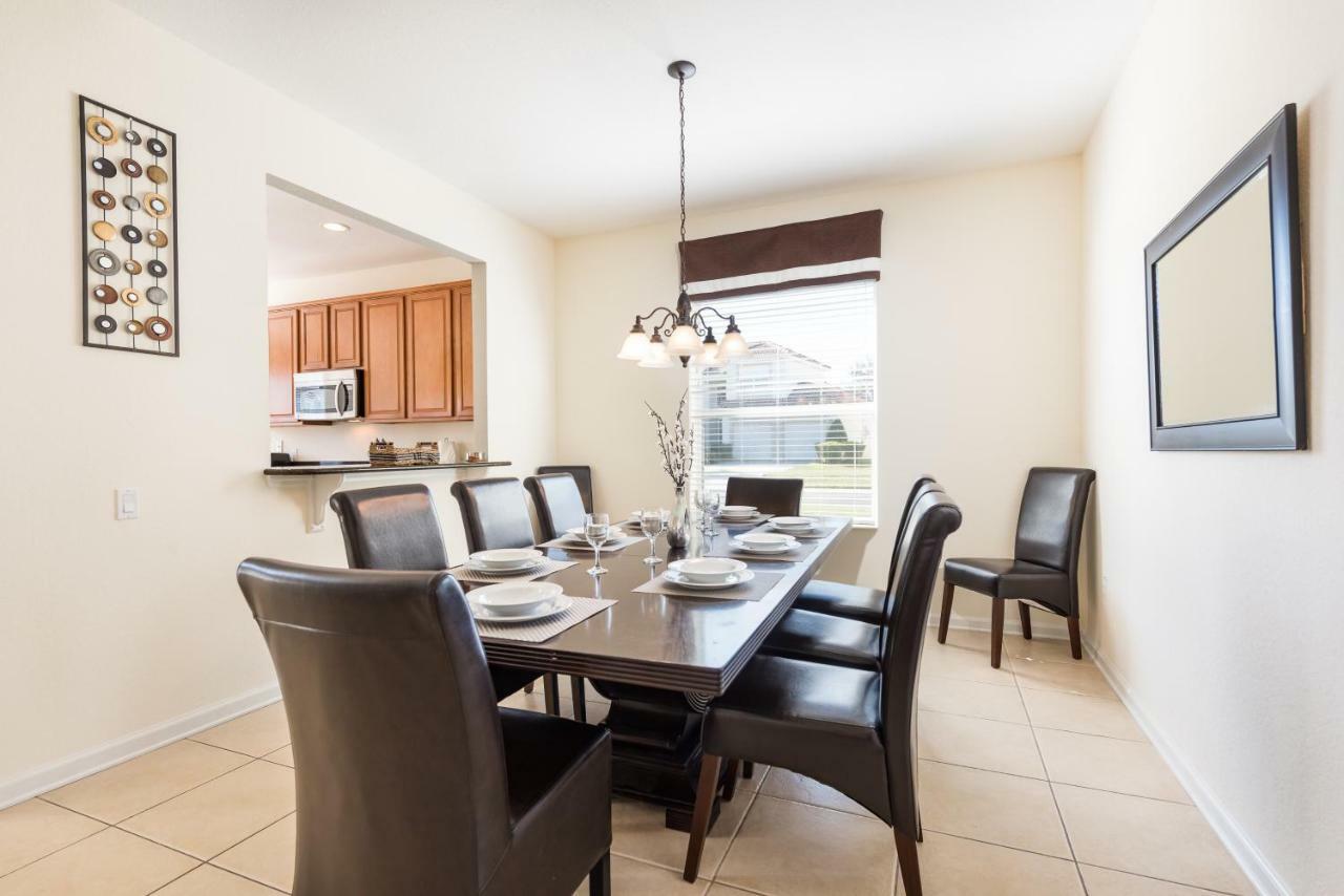 Villa 2500 Archfeld Boulevard *