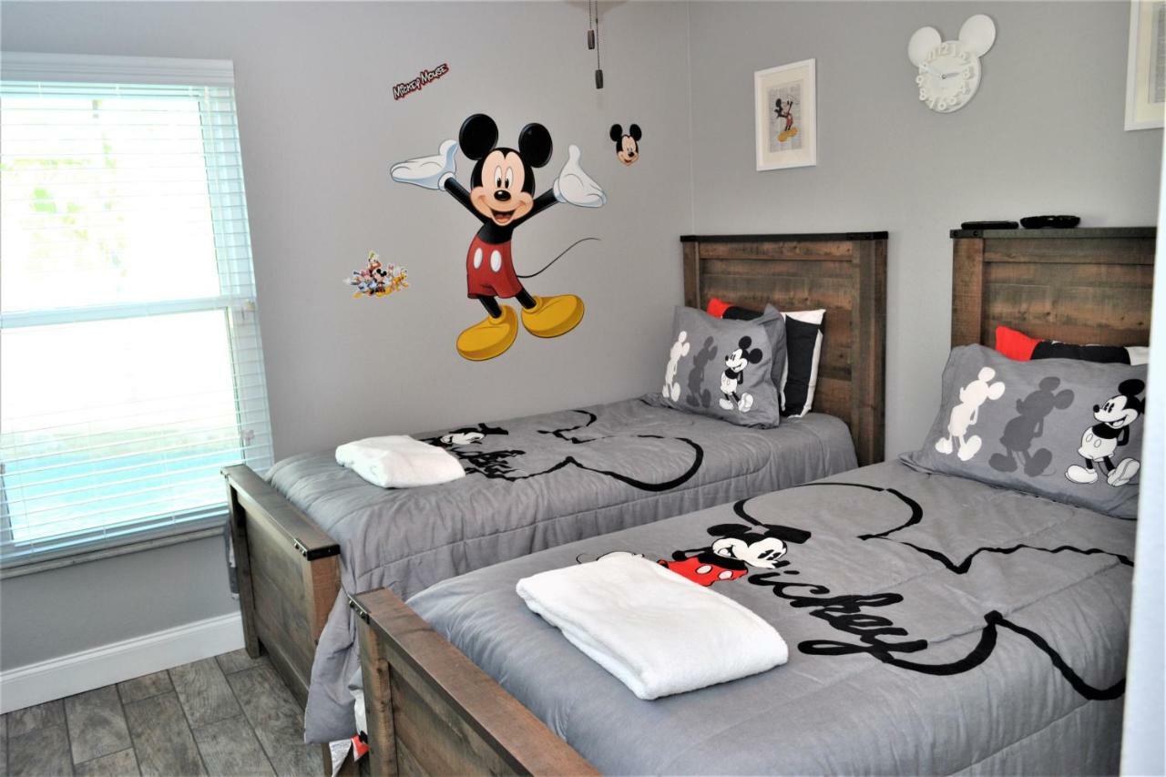 Holiday home Mickey's Landing: Luxurious 4br Retreat With Pool & Game Orlando