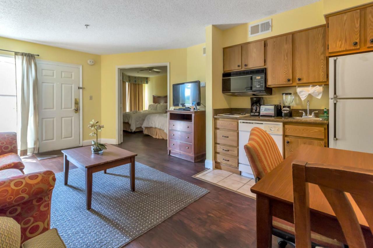 Apartment Studio With Double Bed And Community Pool Miles From Disney! *