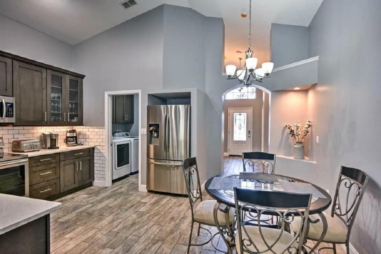 Mickey's Landing: Luxurious 4br Retreat With Pool & Game Holiday home *