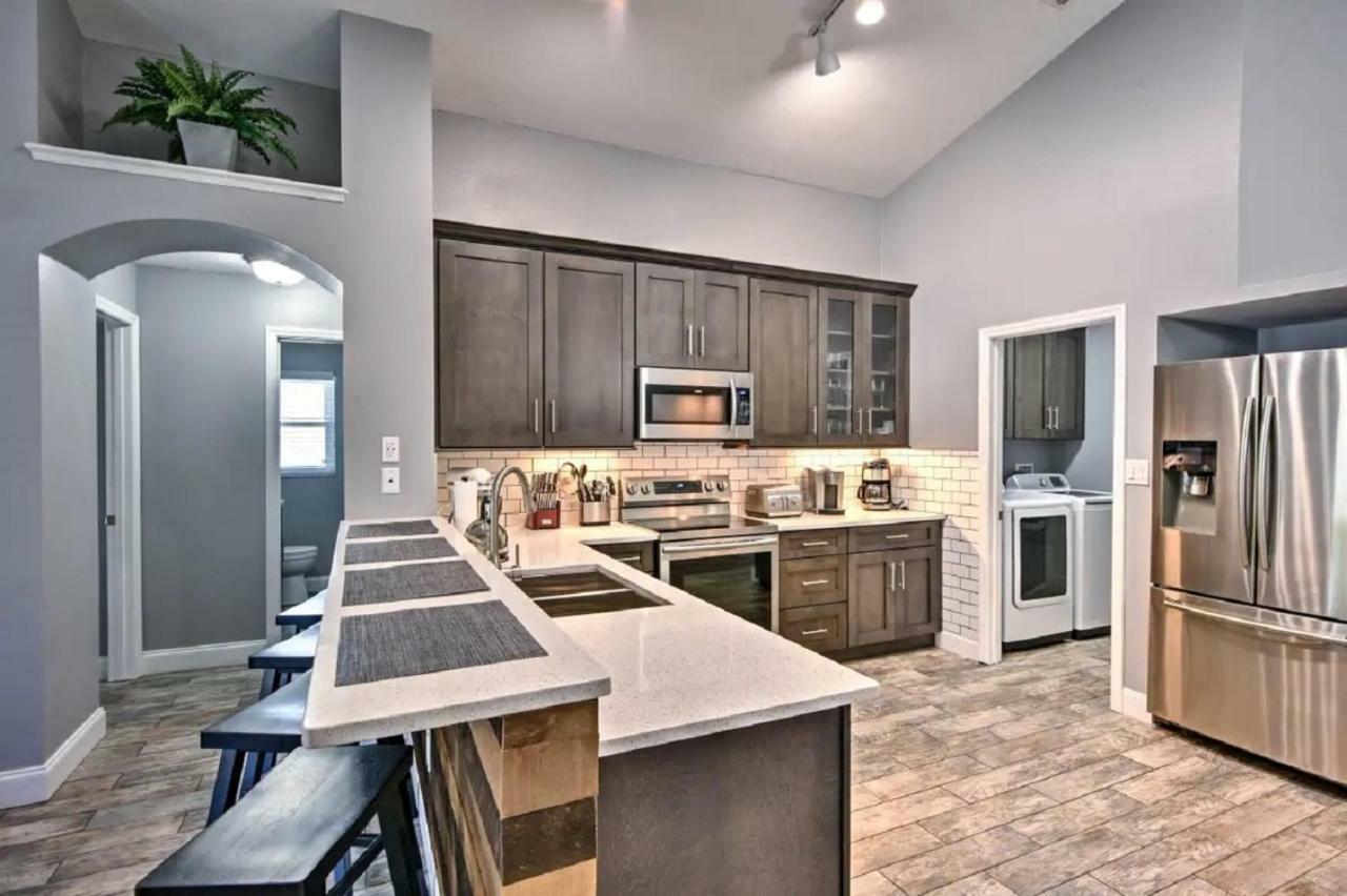 Mickey's Landing: Luxurious 4br Retreat With Pool & Game Holiday home Orlando
