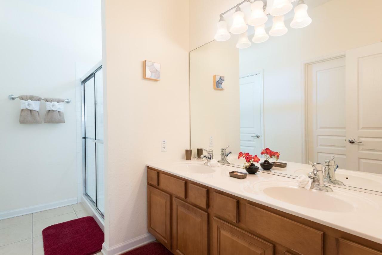 2500 Archfeld Boulevard Villa *