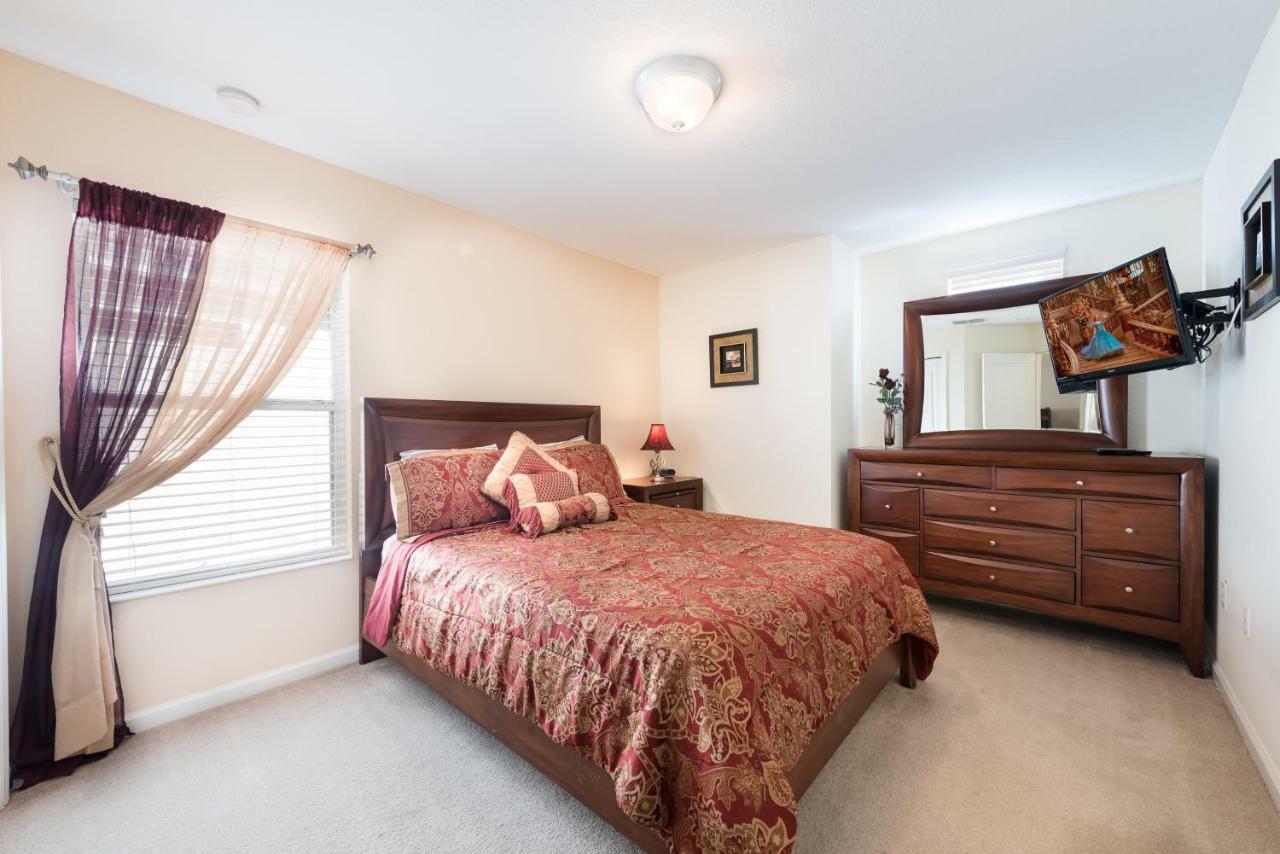 2500 Archfeld Boulevard Villa