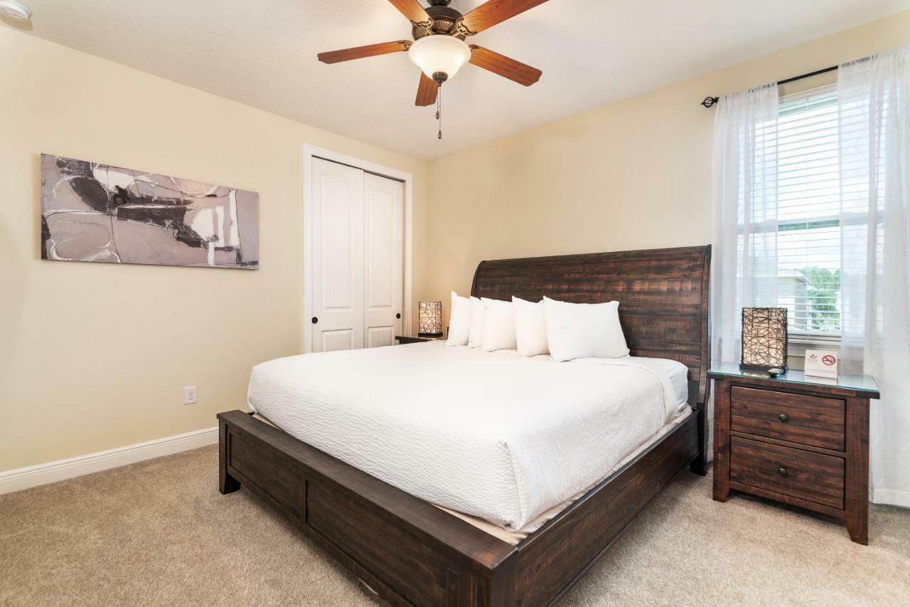 Lovely By Rentyl Near With Private Screened In Pool & Amenities - 430l