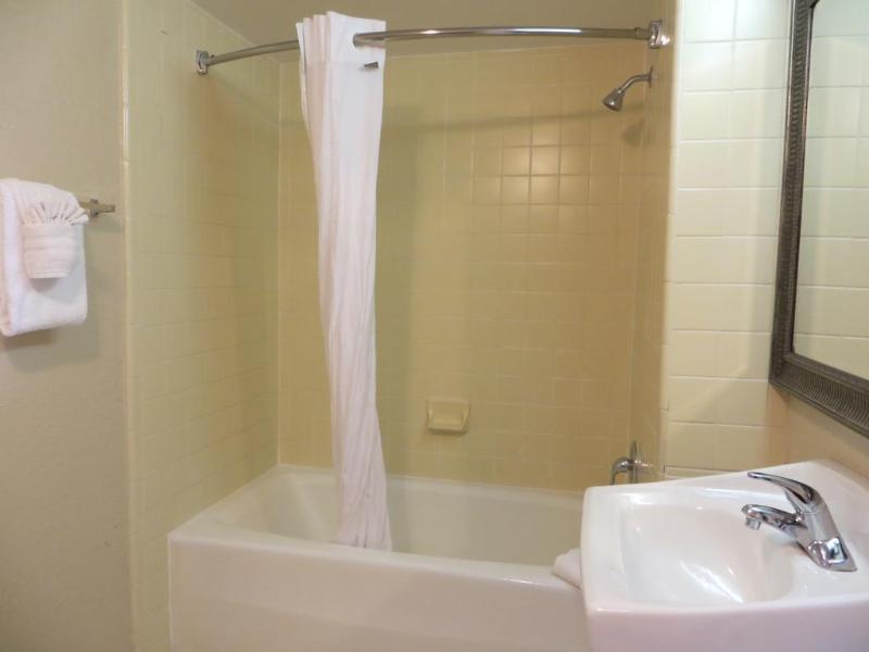 Suburban International Drive Hotel