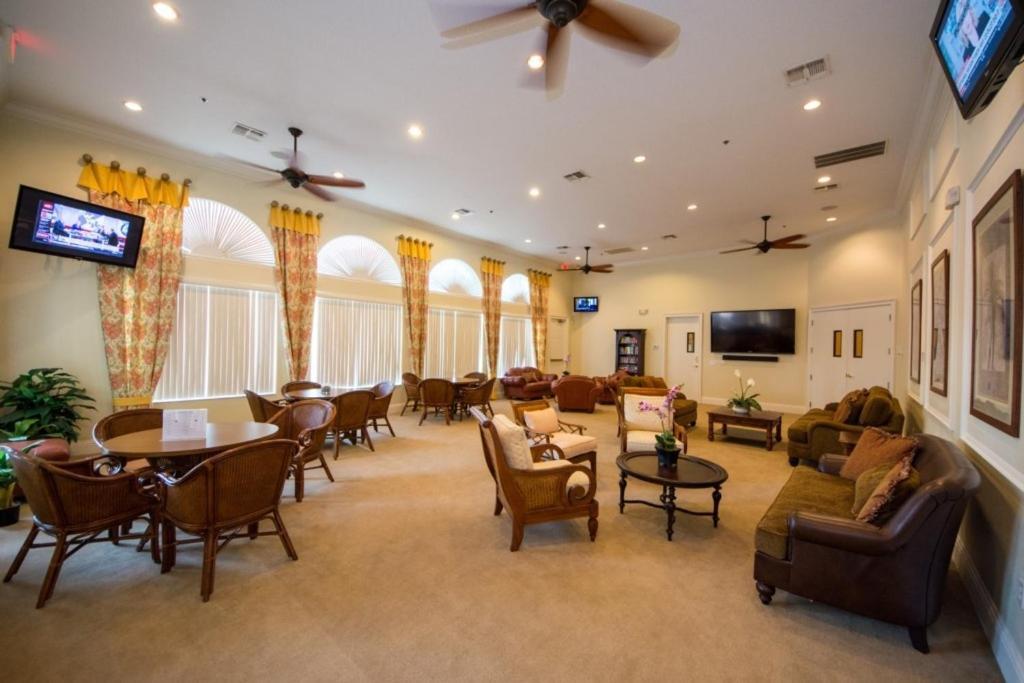 Private Pool And Bunk Beds Plenty Of Room! Townhouse Holiday home *