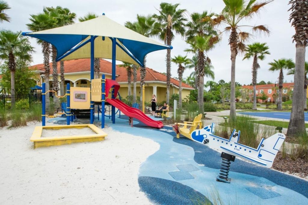 Private Pool And Bunk Beds Plenty Of Room! Townhouse Holiday home Orlando
