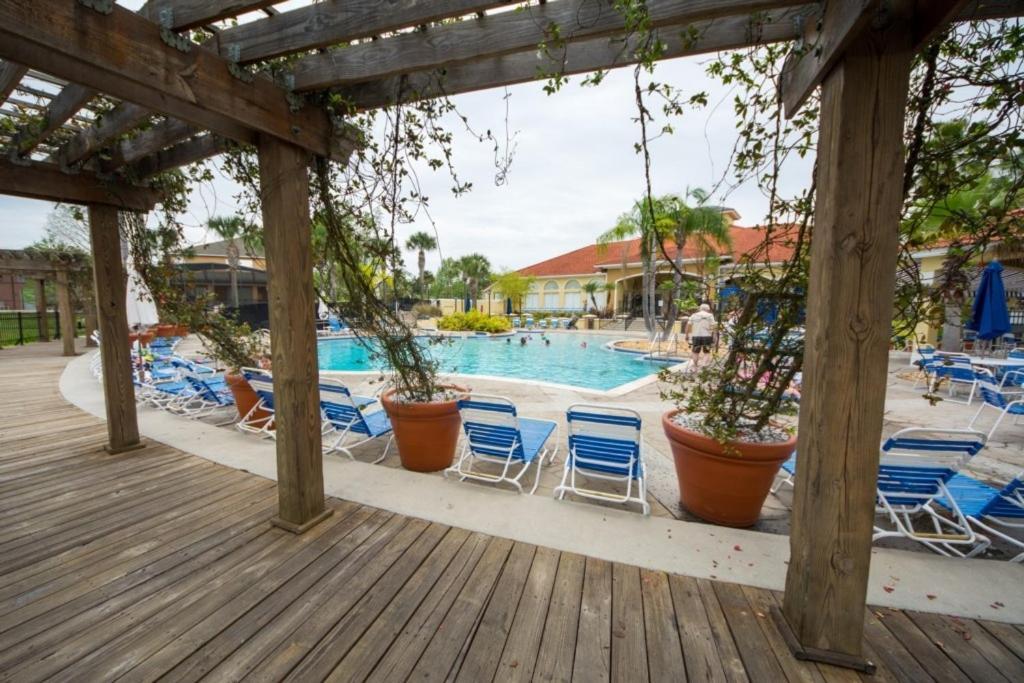 Private Pool And Bunk Beds Plenty Of Room! Townhouse Holiday home