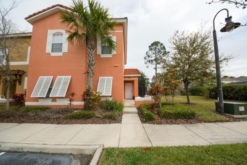 Private Pool And Bunk Beds Plenty Of Room! Townhouse Holiday home *