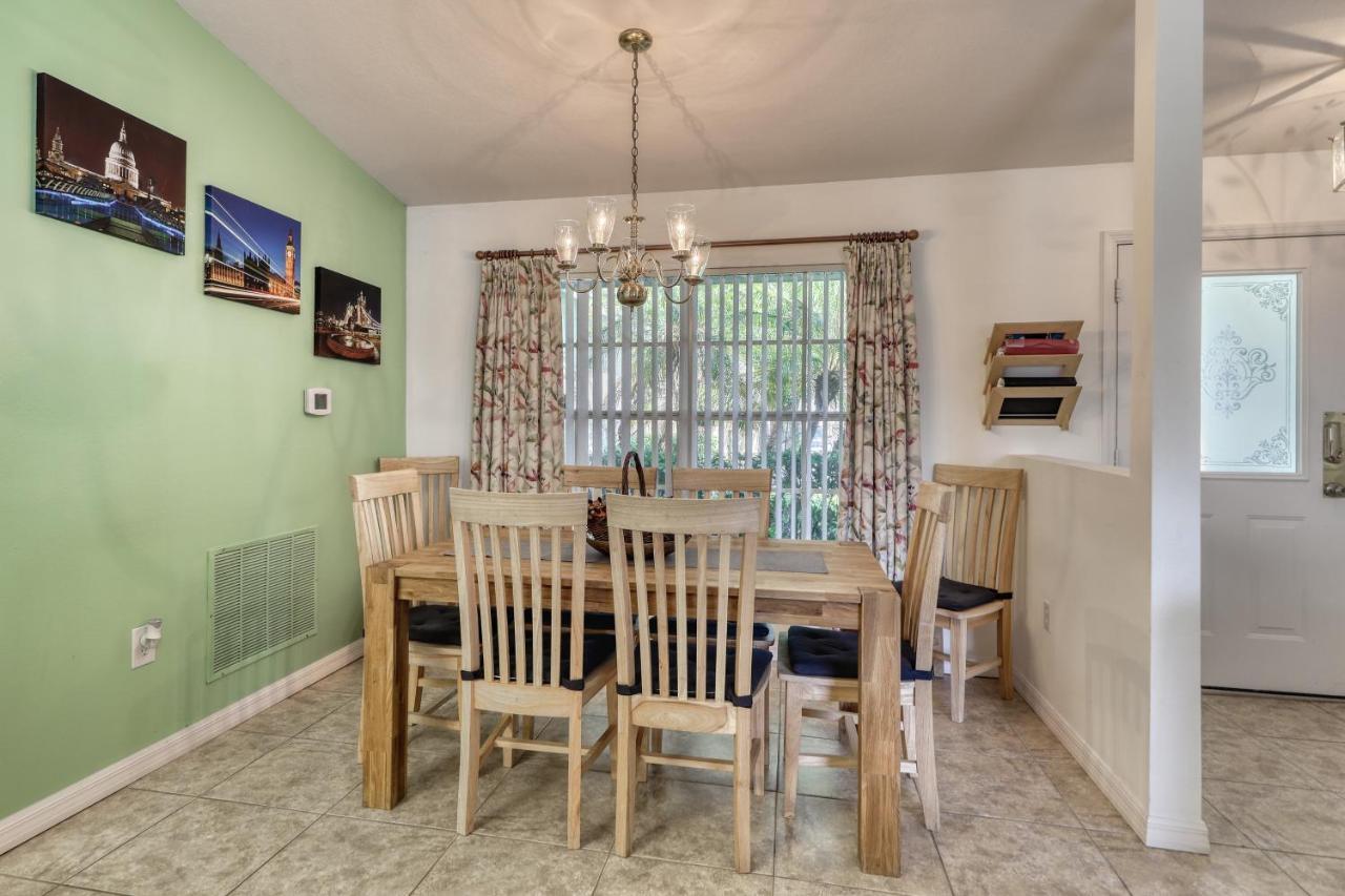 Holiday home Sunshine Grove *