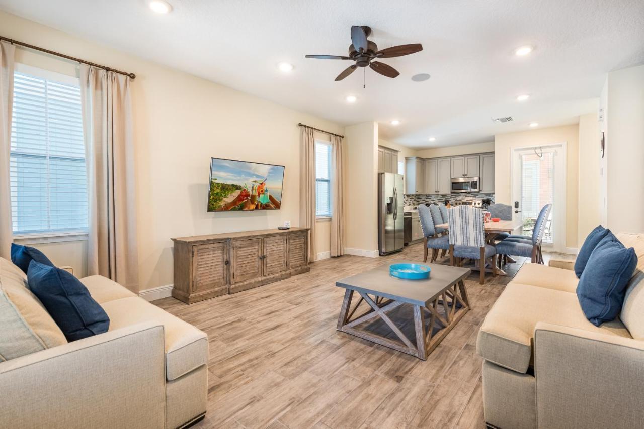 Holiday home Daily Housekeeping Included, Amenities, Near Disney *