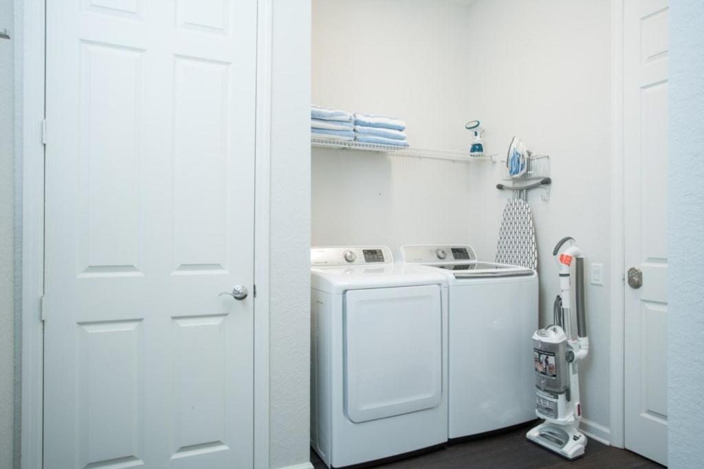 2-403 Your Vista Cay Apartment *